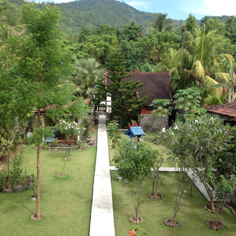 Lily Amed Beach Bungalows Hotel Exterior photo