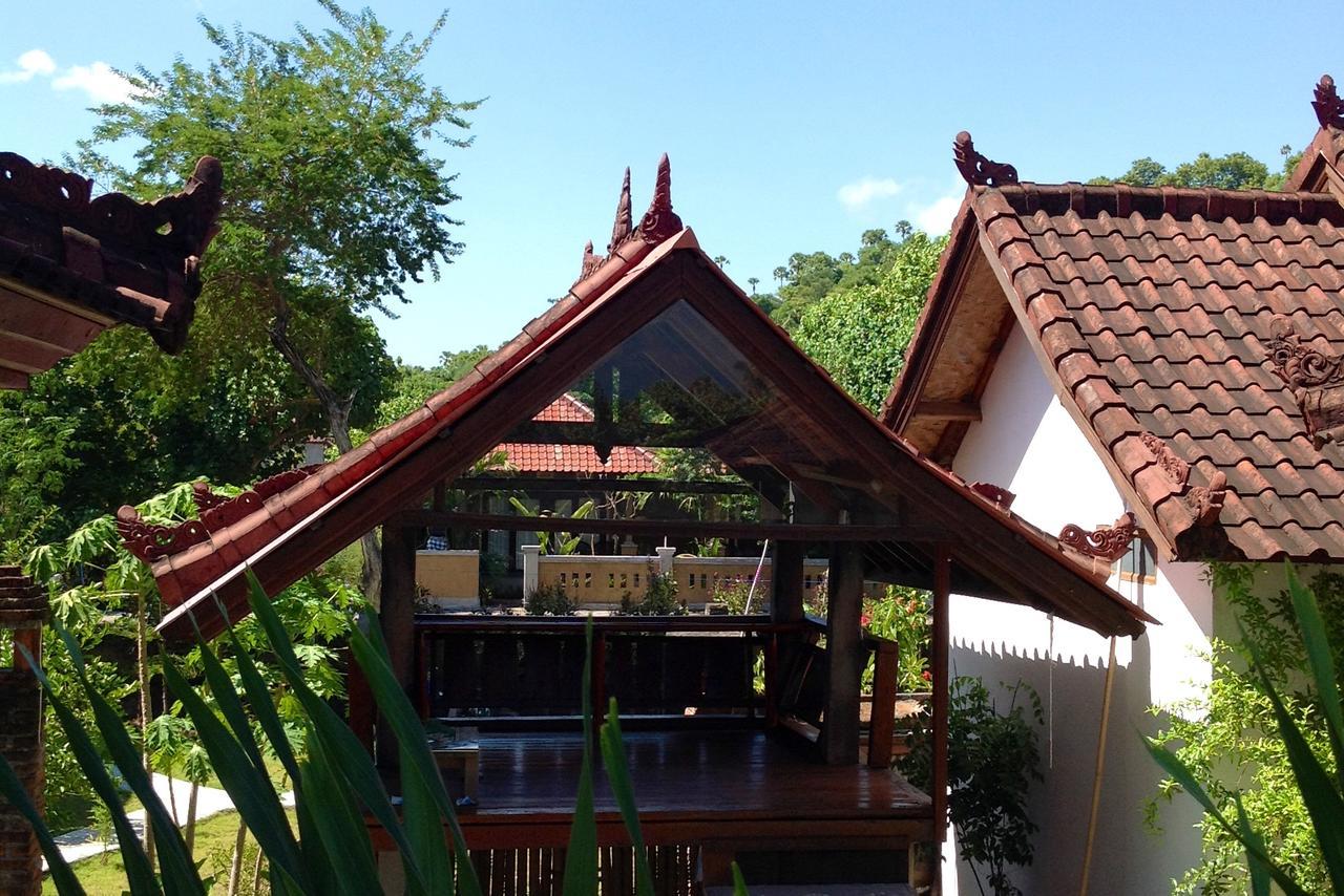 Lily Amed Beach Bungalows Hotel Exterior photo